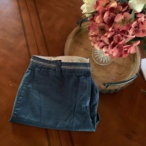 LandsEnd Bermuda shorts with waist detail.